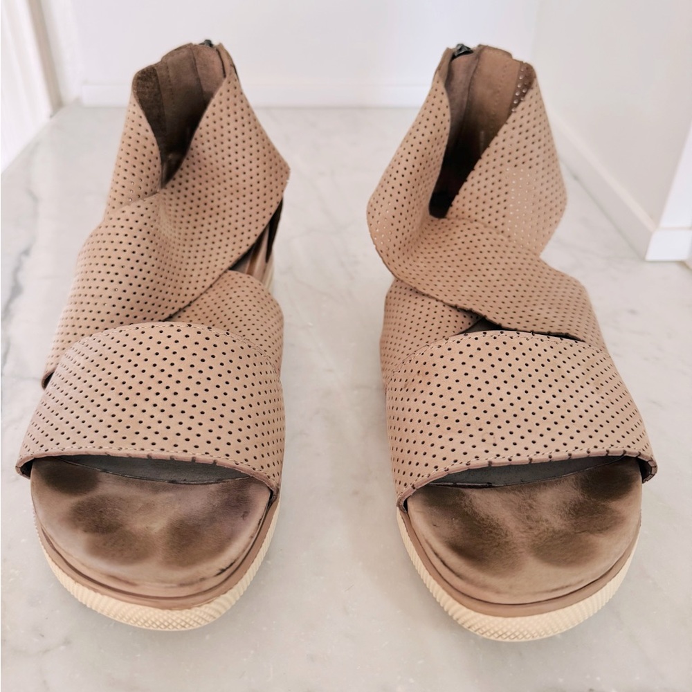 EILEEN FISHER Sport Casual Sneaker Sandal - Picture 8 of 12